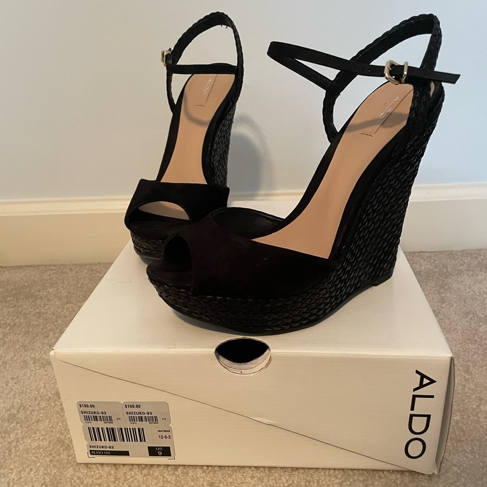 BRAND NEW Aldo wedges